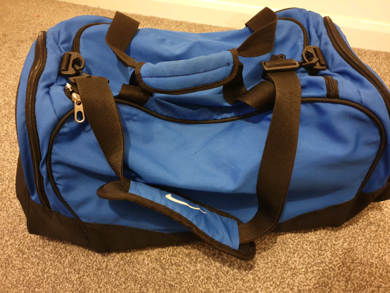 nike holdall medium